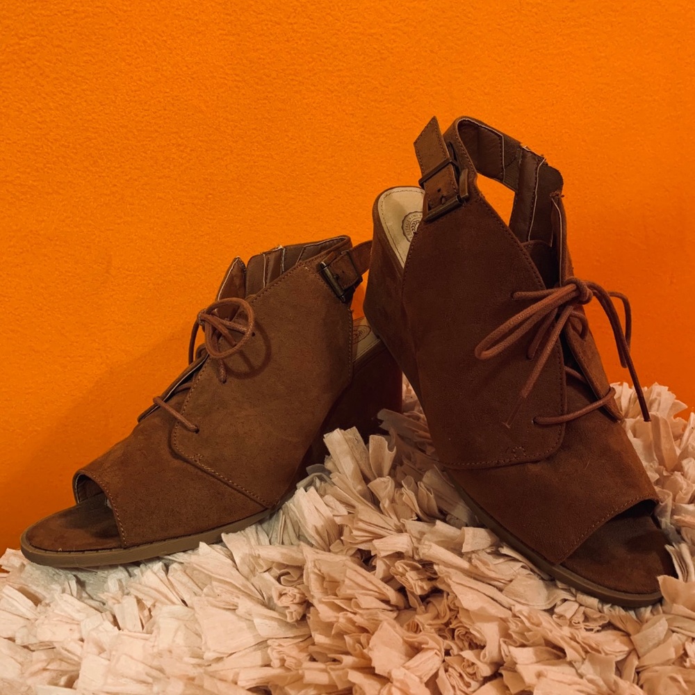 Cute Fall Lace-up Wedge Heels